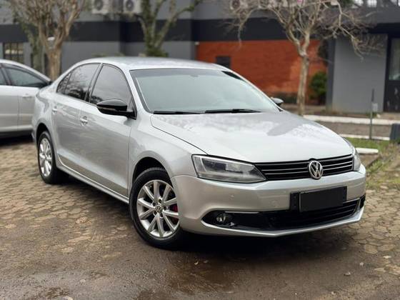 VOLKSWAGEN JETTA 2.0 COMFORTLINE FLEX 4P TIPTRONIC